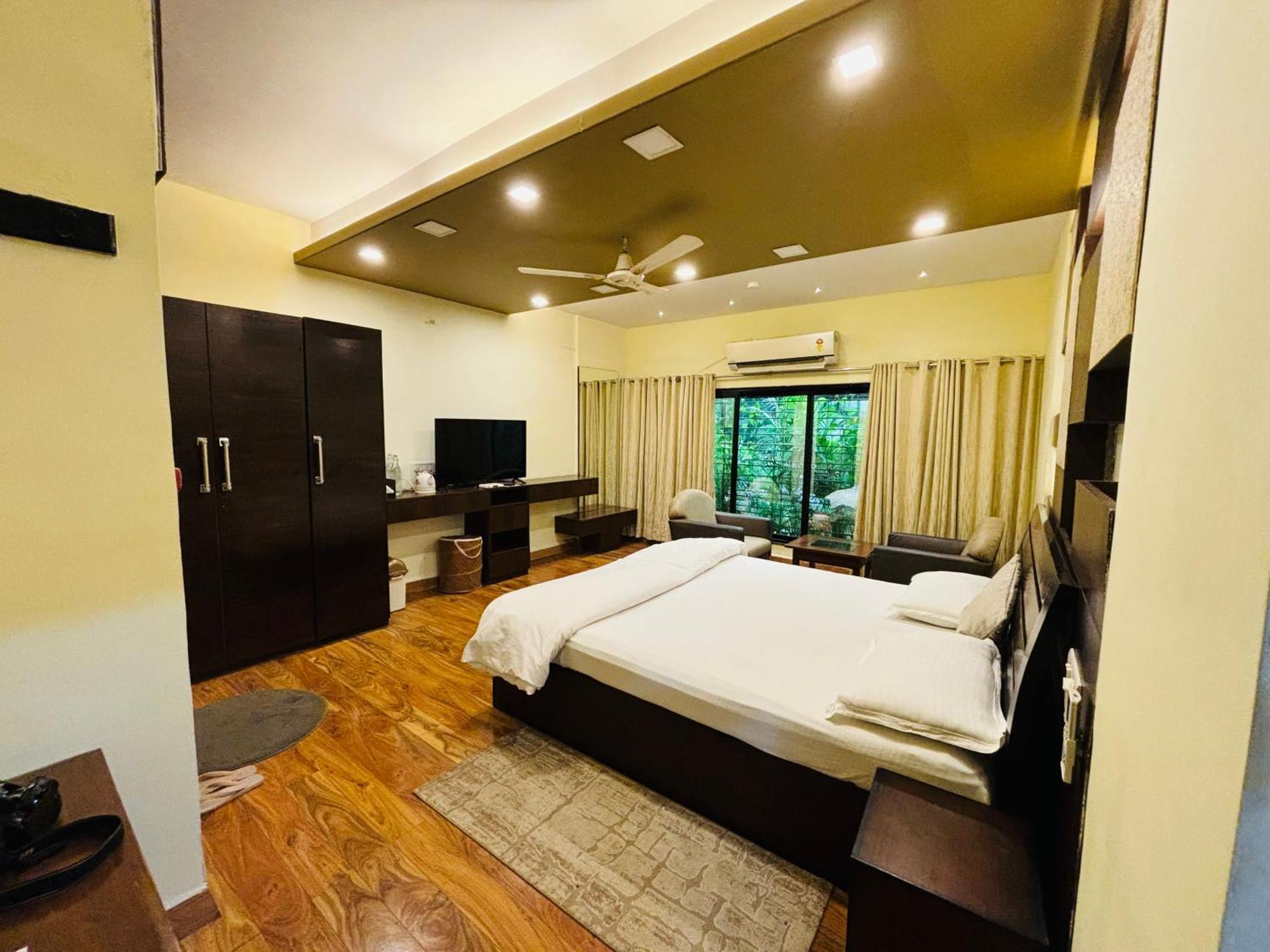 Royal Palms Luxury Service Apartment ナーグプル エクステリア 写真