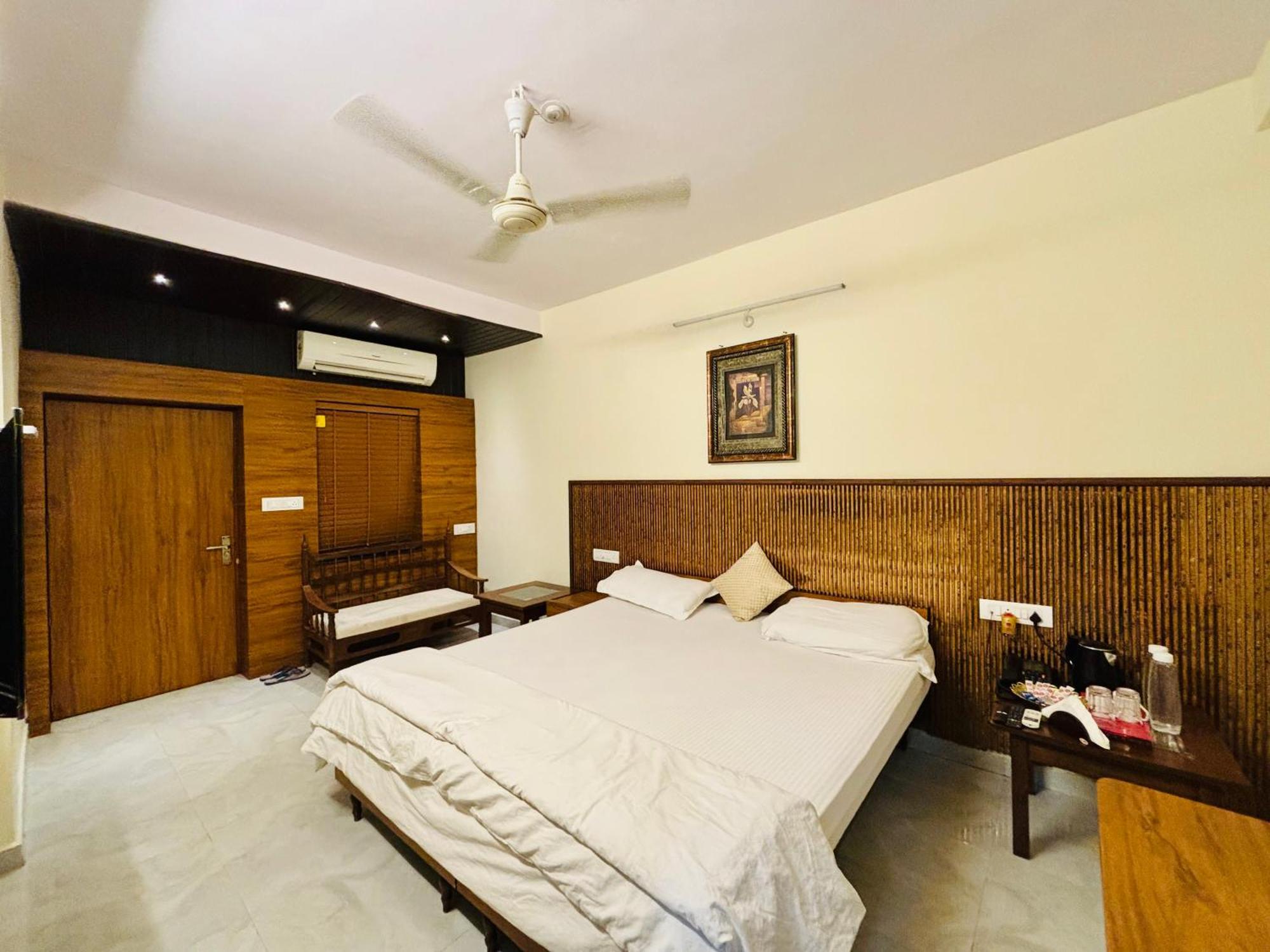 Royal Palms Luxury Service Apartment ナーグプル エクステリア 写真