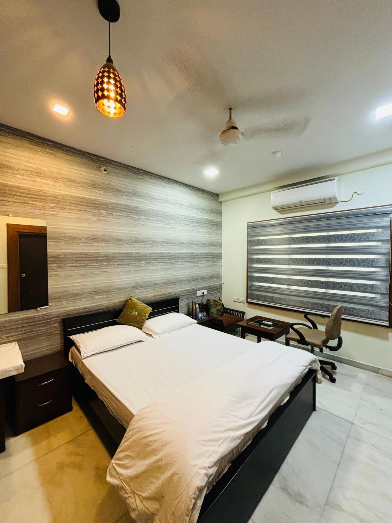 Royal Palms Luxury Service Apartment ナーグプル エクステリア 写真