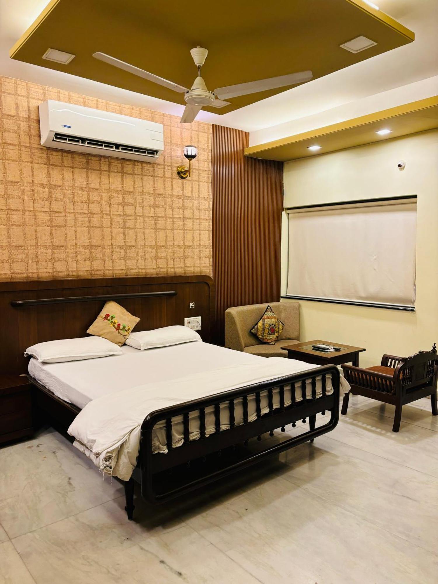 Royal Palms Luxury Service Apartment ナーグプル エクステリア 写真