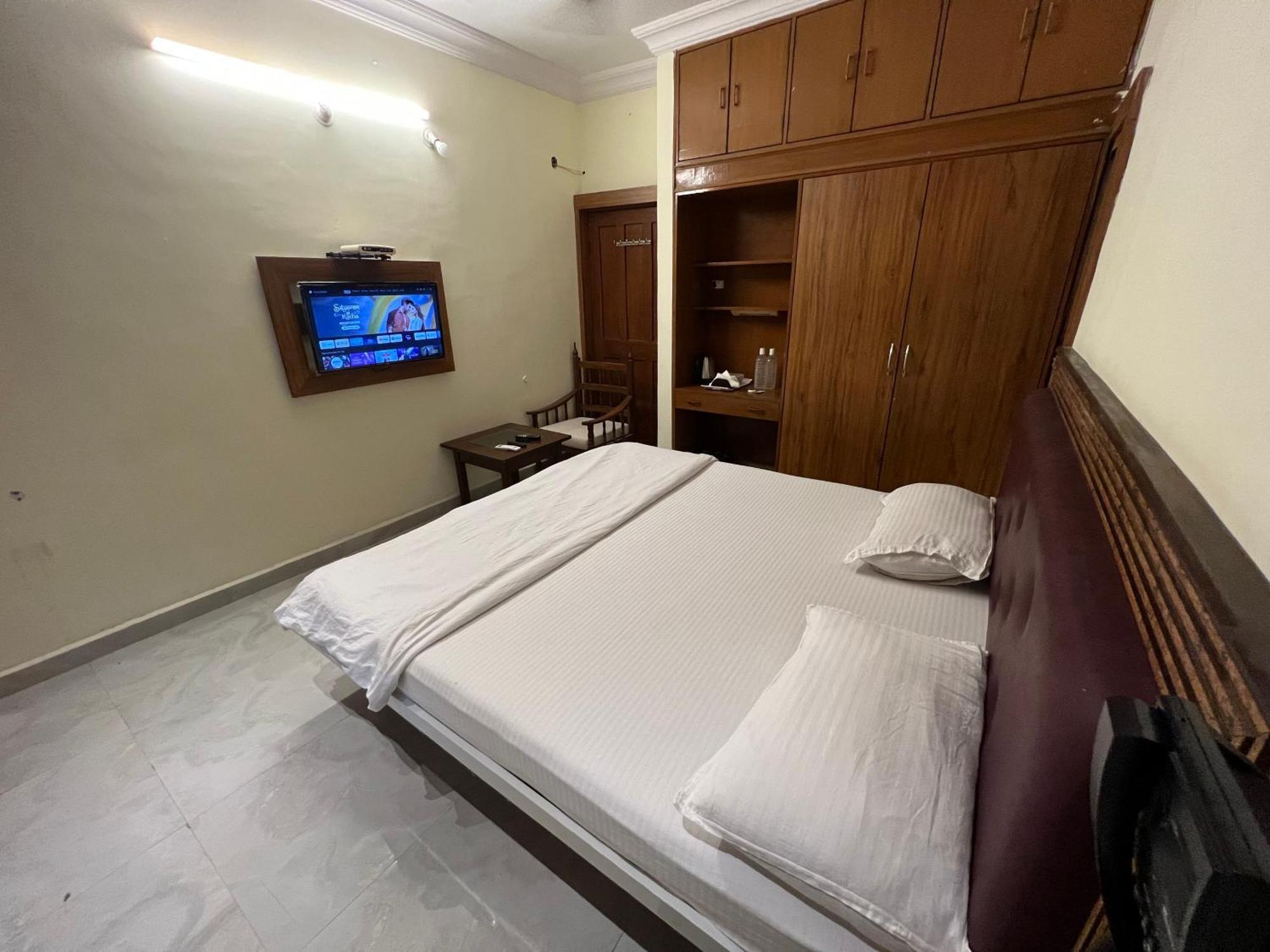 Royal Palms Luxury Service Apartment ナーグプル エクステリア 写真